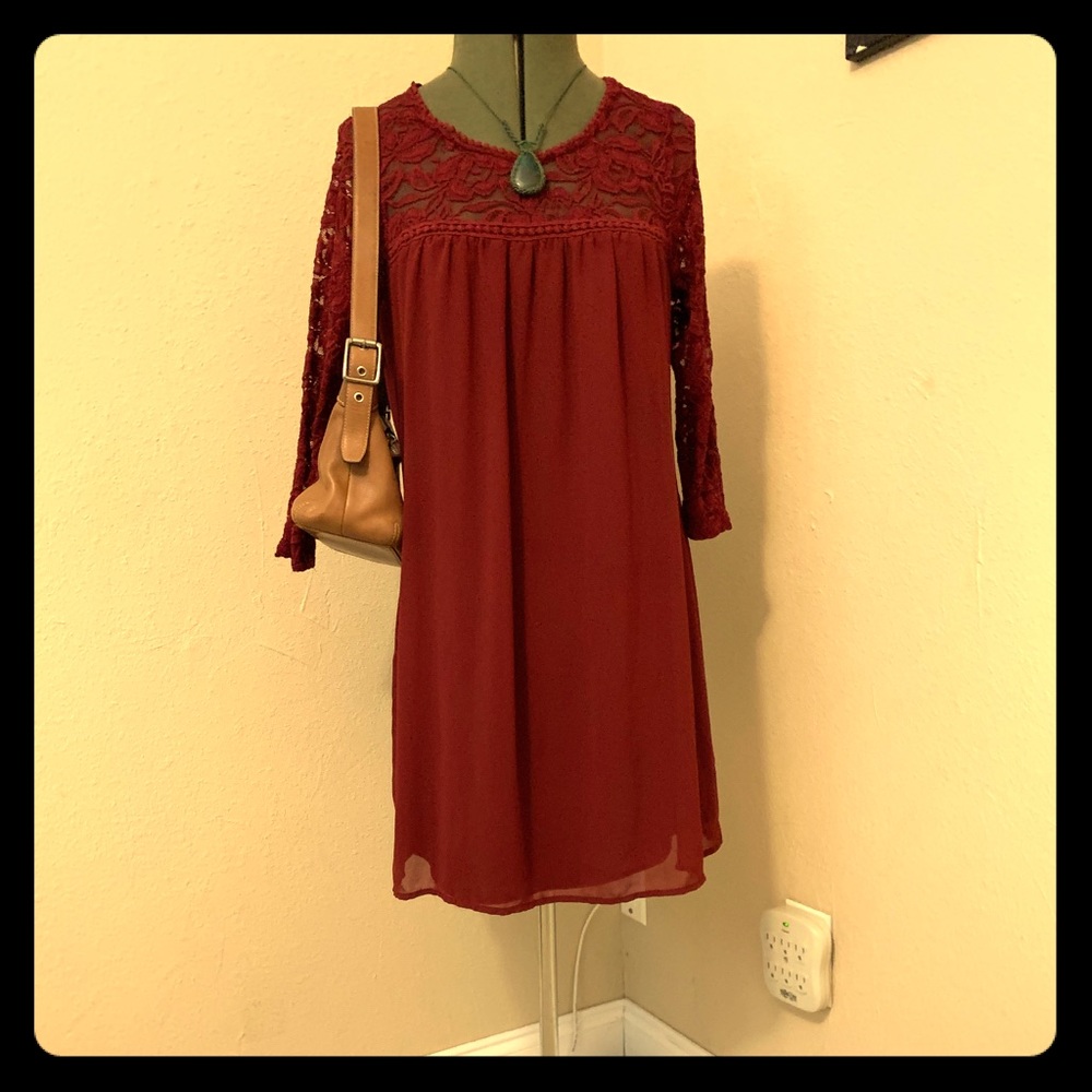 🌹Rich red colored boho style dress w/lace top🌹